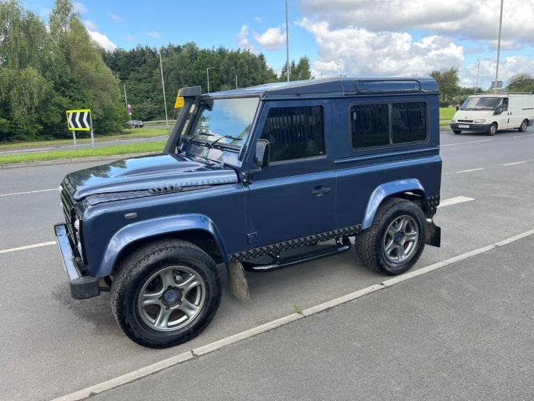 LAND ROVER DEFENDER SWB 90 COUNTY SIDE WINDOW BENCH SEAT @ £17950+ vat