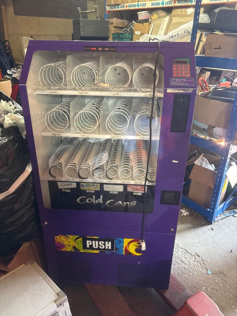 Snackmate compact combination vending machine