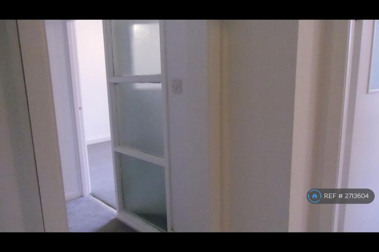 1 bedroom flat in Didsbury, Manchester, M20 (1 bed) (#2713604)