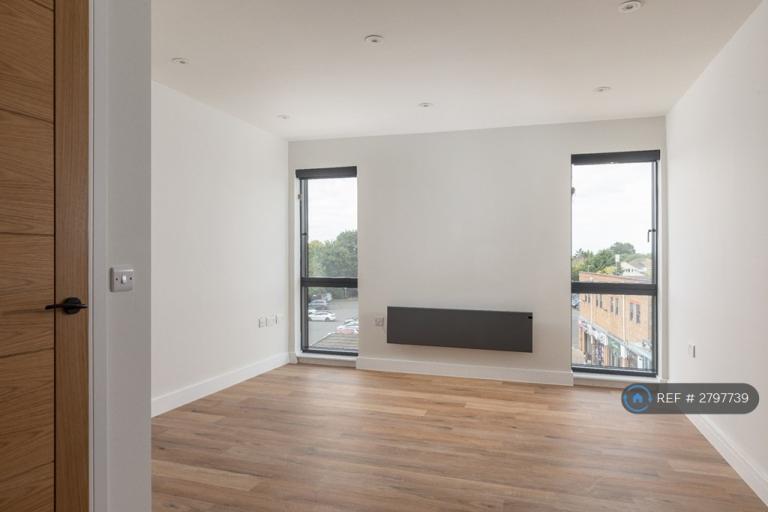 1 bedroom flat in High Street, Kidlington, OX5 (1 bed) (#2797739)