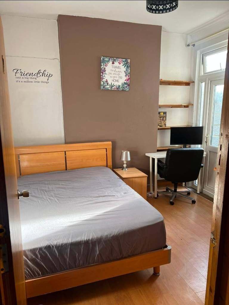Spacious and Cosy Double Rooms for Rent in - IG1 3TL