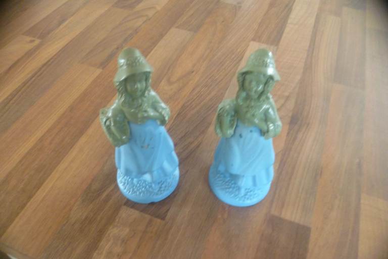 Pair of vintage avon perfume bottles 