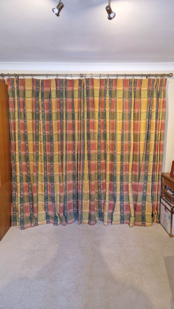 Pair of Good Quality Lined Curtains. Suitable For French, Patio or Bi-Fold Doors