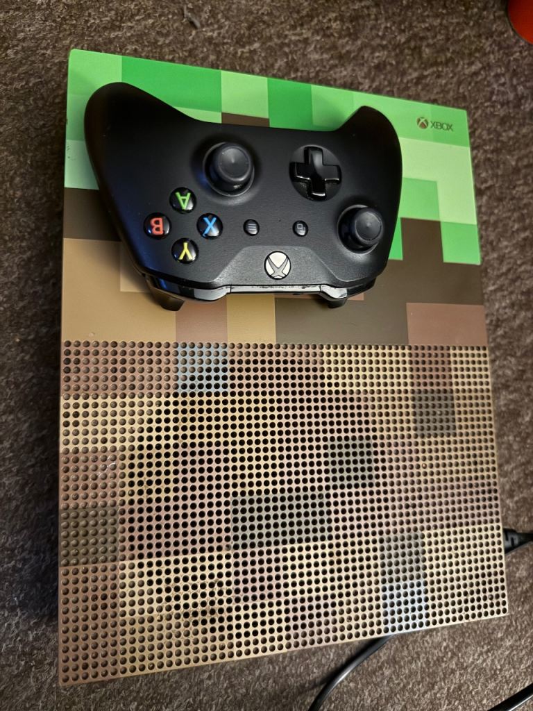 Xbox One S Minecraft Edition Console with Controller