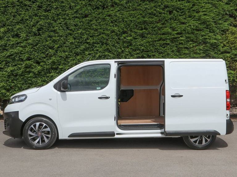 2022 Fiat Scudo Tecnico 120BHP L1 SWB PANEL VAN, Sat Nav, Rev Cam, Air Con, Cruise, Rev Par Mediu...