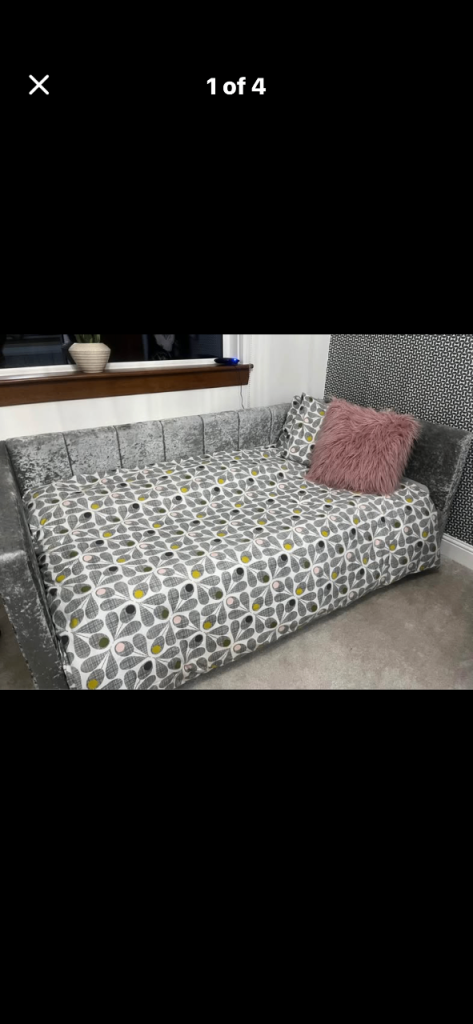 Nearly new . Day bed. With pull out guest bed . Already dismantled 