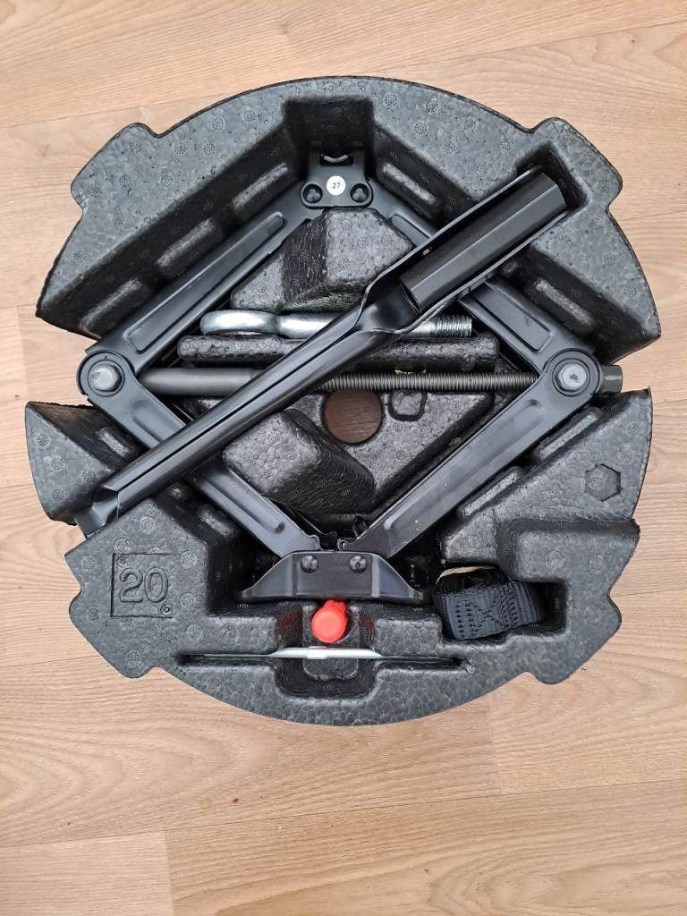 VAUXHALL MOKKA 2012-19 SPARE WHEEL JACK & BRACE WRENCH TOOL KIT