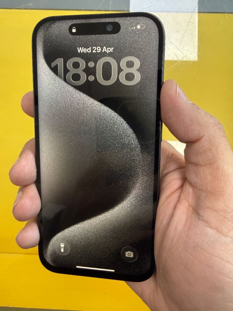 Iphone 15 pro - 128GB - 86% Battery