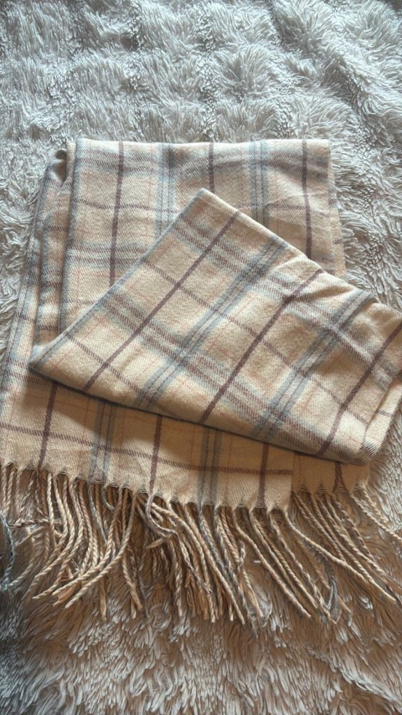 Cream and Grey Plaid Scarf – Good Condition
