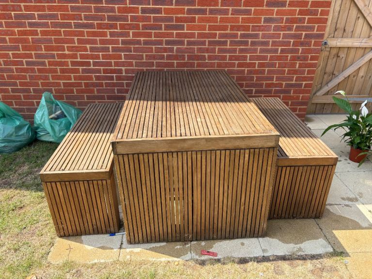 Habitat patio set