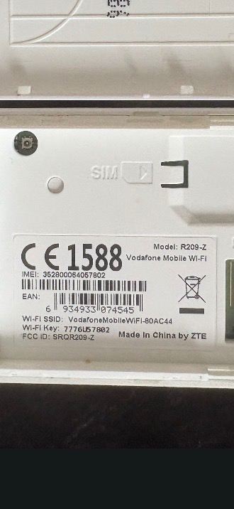 Vodafone Mobile WiFi R208-Z Hotspot with USB Cable