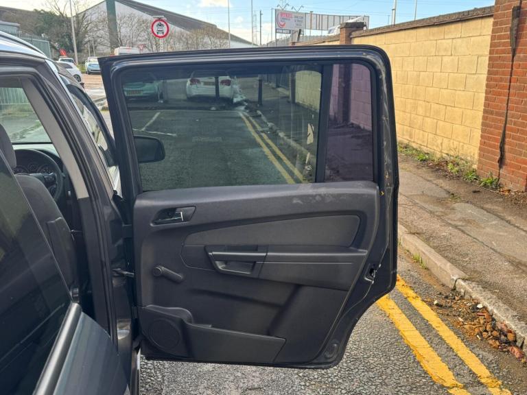 2012 Vauxhall Zafira 1.6 16V Exclusiv Euro 5 5dr MPV Petrol Manual