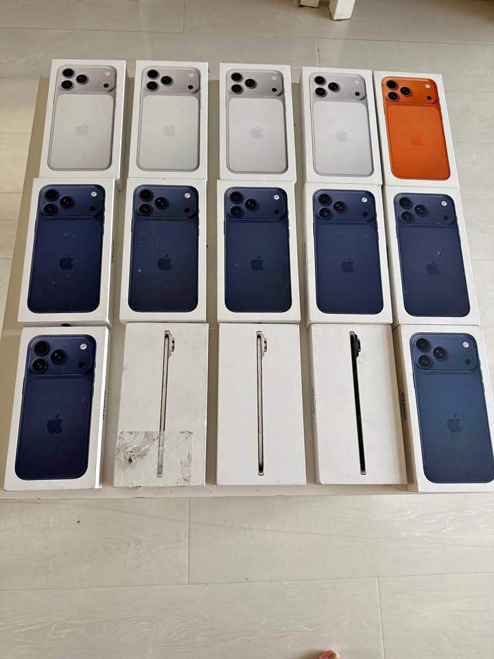 iPhone 17 pro 1TB £1050 like new with apple warranty