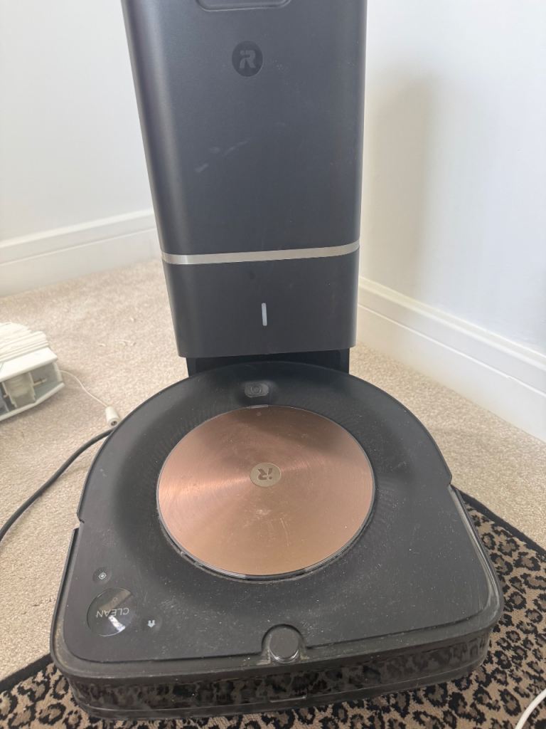 iRobot S9+ vacuum and charger 
