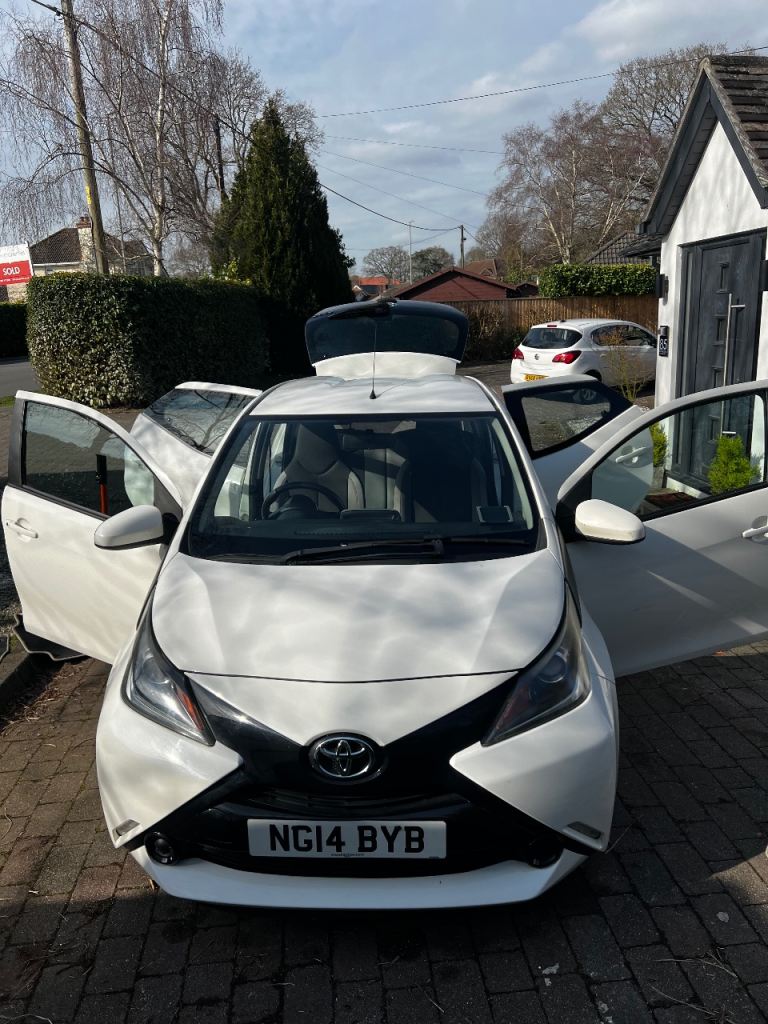 Toyota, AYGO, Hatchback, 2014, Manual, 998 (cc), 5 doors