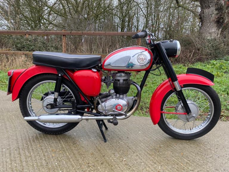 BSA B40, 1964, 350 SINGLE, VERY GOOD USABLE LIGHT WEIGHT 350 SINGLE CLASSIC