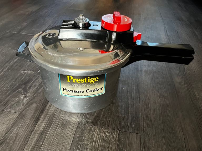 Automatic pressure cooker