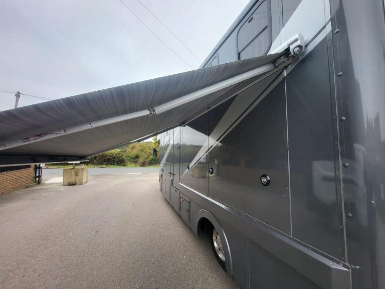 Isuzu NPR Horsebox Horse Box 2009 