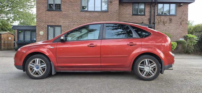 image for Ford Focus Ghia 2.0 Petrol Manual 5 door 2007