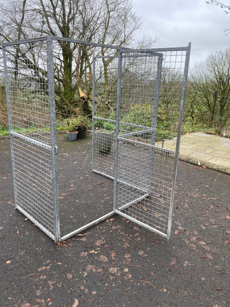 Dog pen panels
