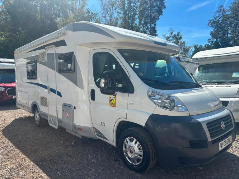 Fiat McLOUIS STEEL 575 - LEFT HAND DRIVE - 2009 - 4 BERTH - 4 BELTS - AWNING
