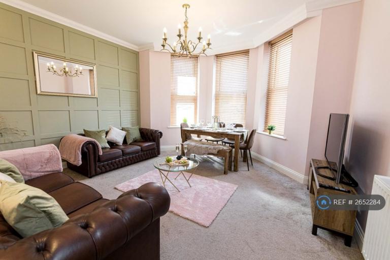 2 bedroom flat in Saint Michael's Road, Bournemouth, BH2 (2 bed) (#2652284)