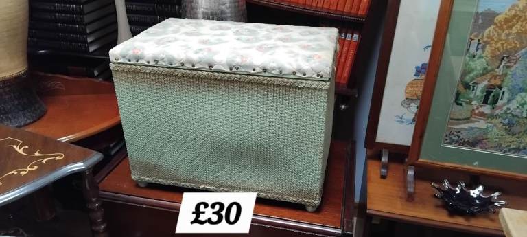 Ottoman lloyd flume style