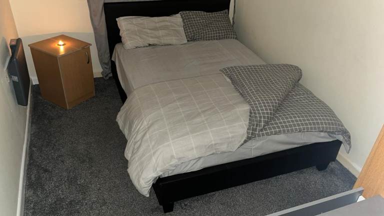 Double bedroom for rent in flatshare. 
