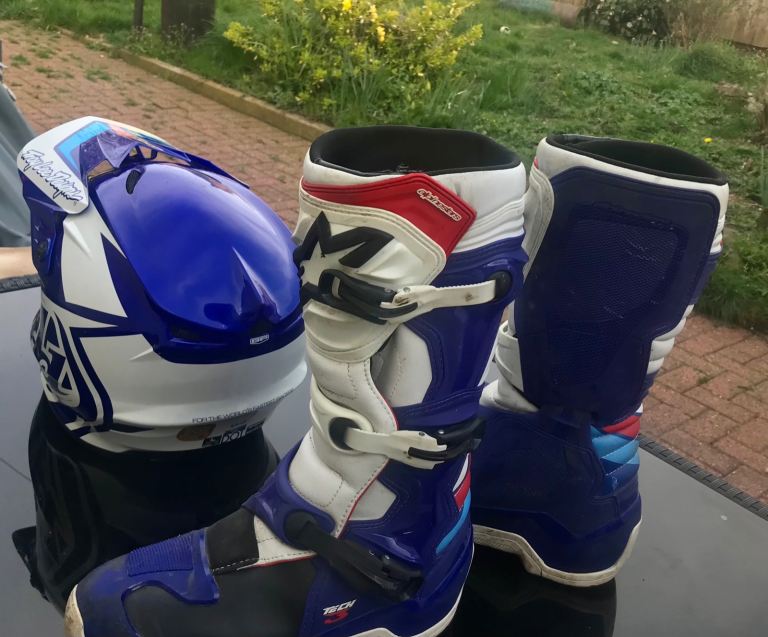 Alpine stars motocross boots & Troy lee design motocross Helmet 