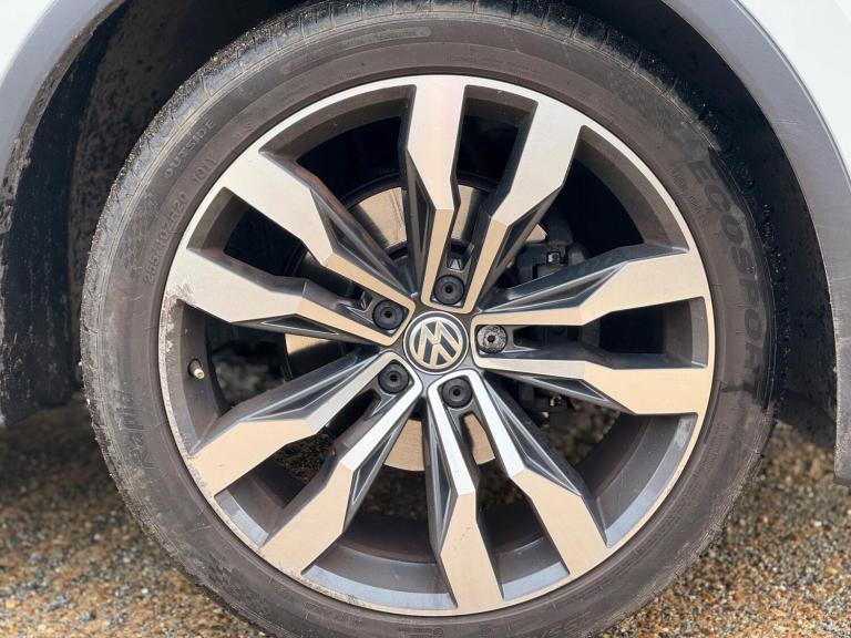 2019 Volkswagen Tiguan 1.5 TSI EVO R-Line DSG Euro 6 (s/s) 5dr ESTATE Petrol Automatic