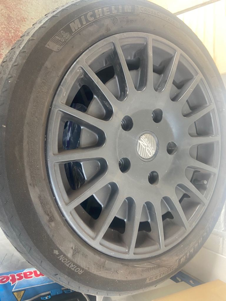 Ford transit 2022 alloys need 2 Tyers good condition 