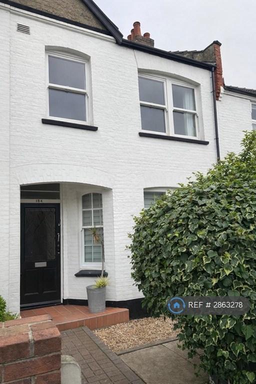 2 bedroom flat in Inderwick Road, London, N8 (2 bed) (#2863278)