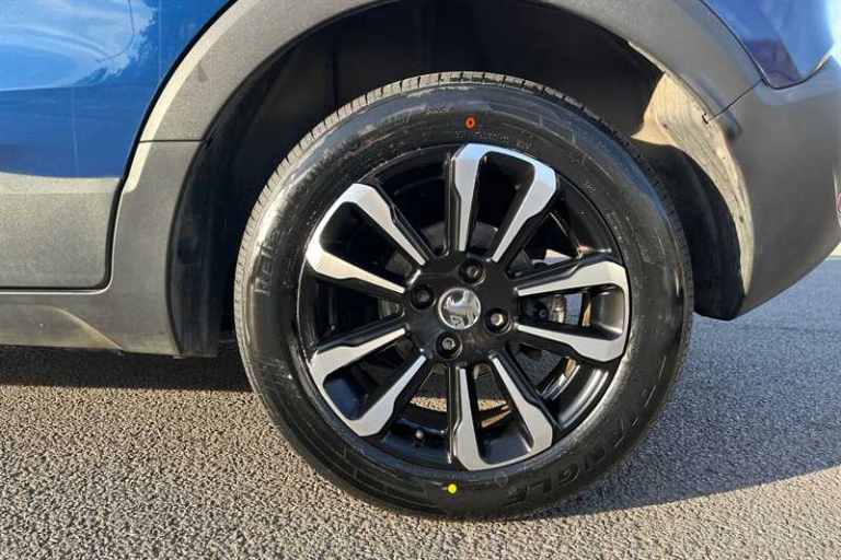 2022 Vauxhall Crossland 1.2 Design 5dr HATCHBACK PETROL Manual