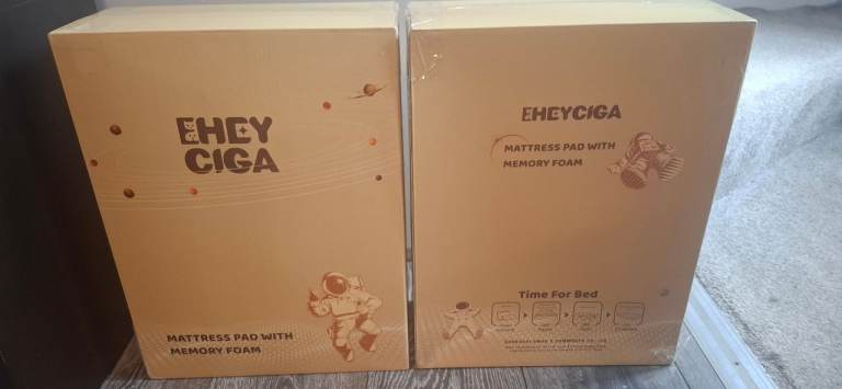 x2 EHEYCIGA mattress toppers