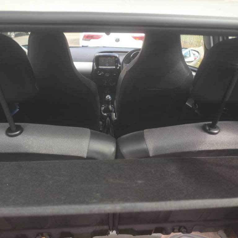 Toyota, AYGO, Hatchback, 2015, Manual, 998 (cc), 5 doors
