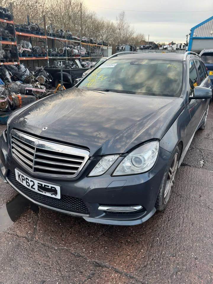 2012 MERCEDES BENZ E220 BREAKING FOR PARTS !!!