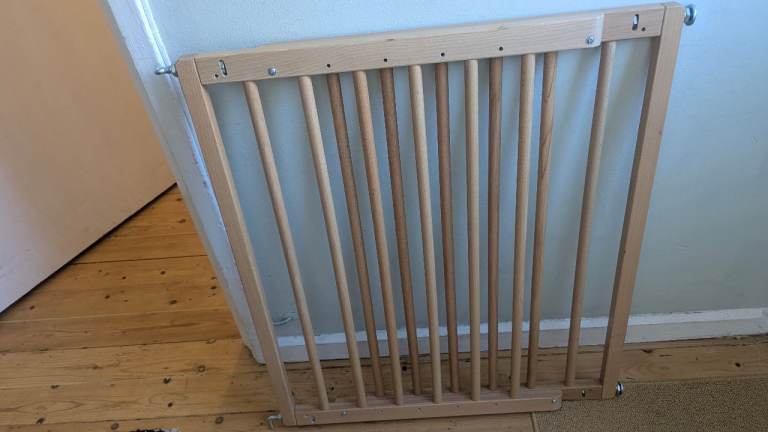 Extendable wooden Safety baby stair door gate 