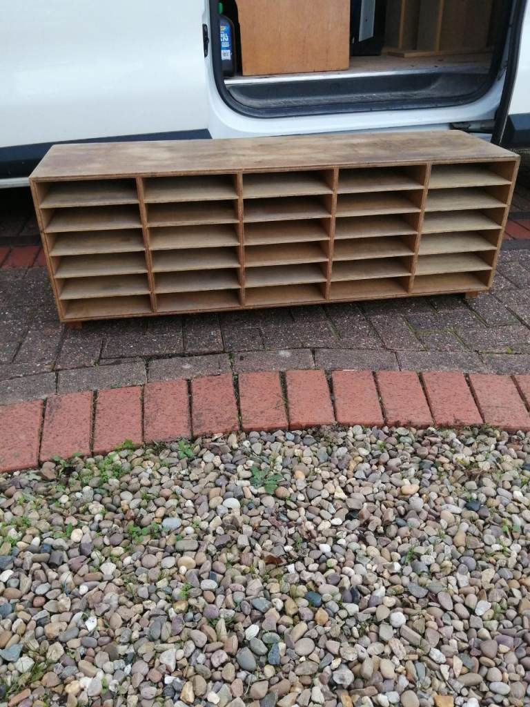 Pigeon hole unit 