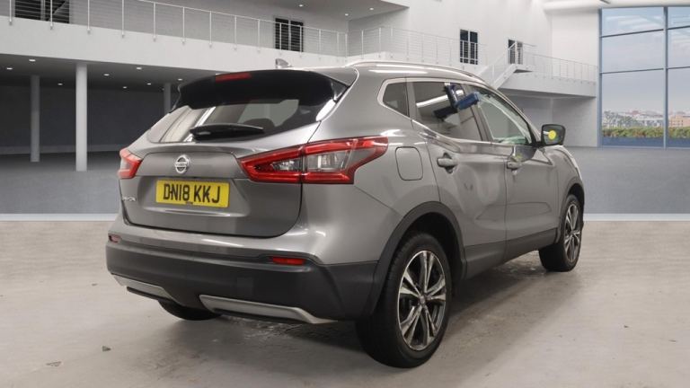 2018 Nissan Qashqai 1.5 dCi N-Connecta 5dr ++ PANROOF / NAV / CAMERA / ULEZ / 7 SERVICES ++ HATCH...