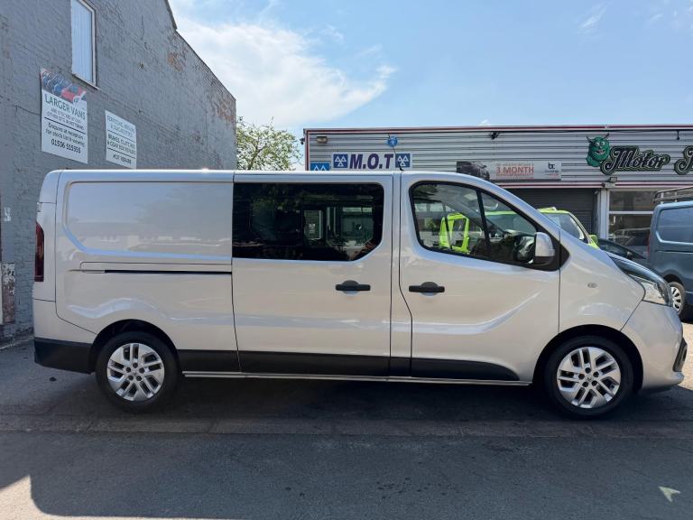 Renault Trafic 1.6 dCi ENERGY 29 Sport 6 Seat LWB Crew Van  DIESEL 2015/65
