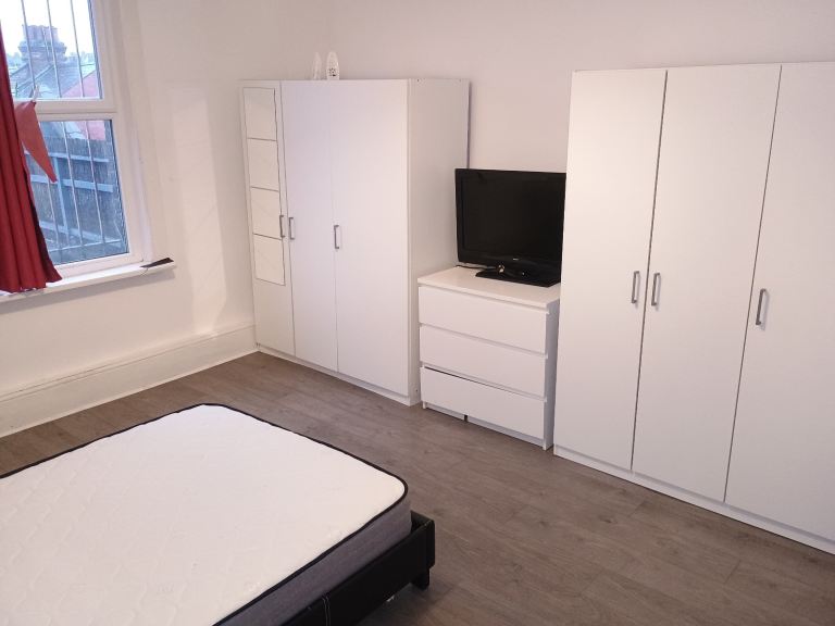 Beaufiful rooms available for rent for tenants on universal credit- very near Woodgreen tube station