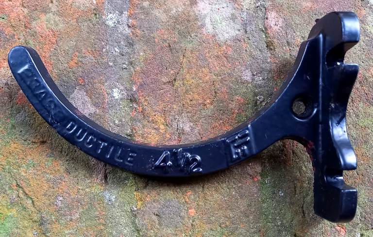 Cast Iron Gutter Bracket 4.5 inch - NEW