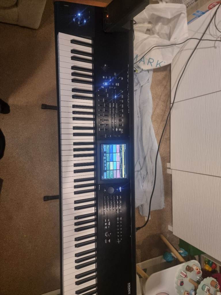 Korg KRONOS 2 88-Key Digital Synthesizer Workstation 2014 - Present - Black/Wood