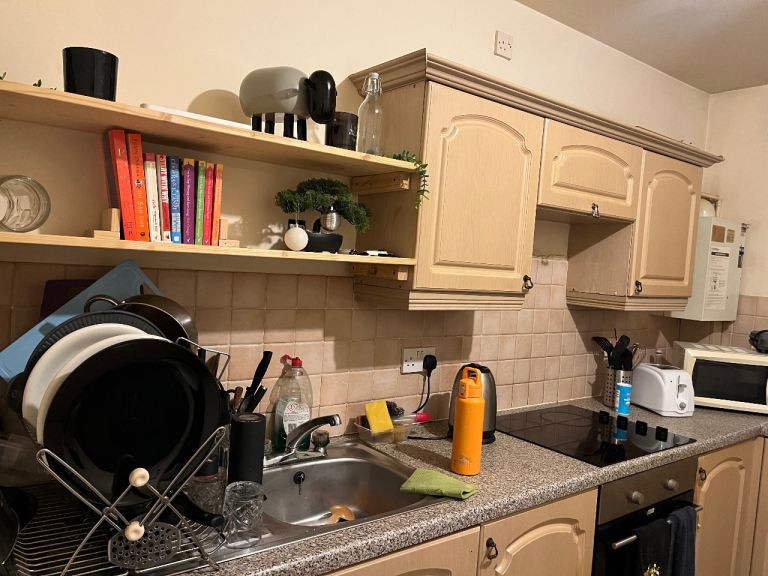 Double room available in 2bhk for three months 