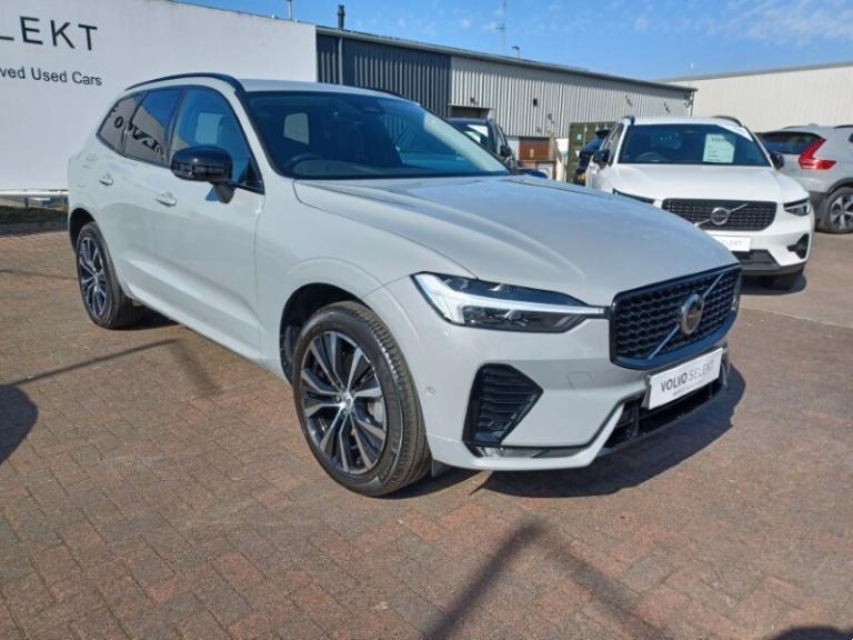 VOLVO XC60 2.0 B5P Plus Dark 5dr AWD Geartronic