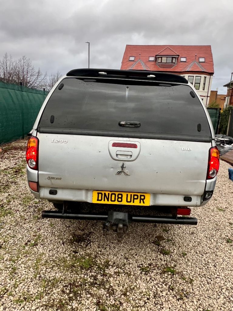 Mitsubishi l200