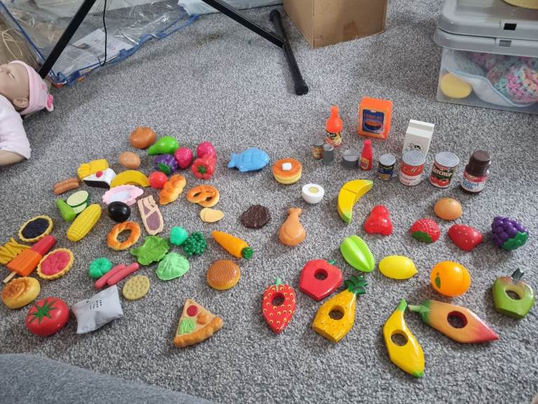 Large Bundle of Kids Play Food and Kitchen Accessories
