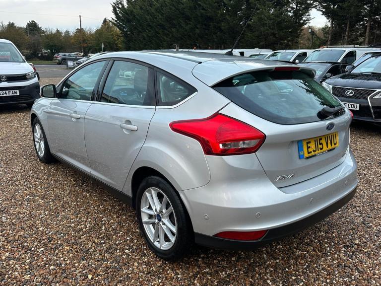 2015 Ford Focus 1.0T EcoBoost Zetec Euro 6 (s/s) 5dr HATCHBACK Petrol Manual