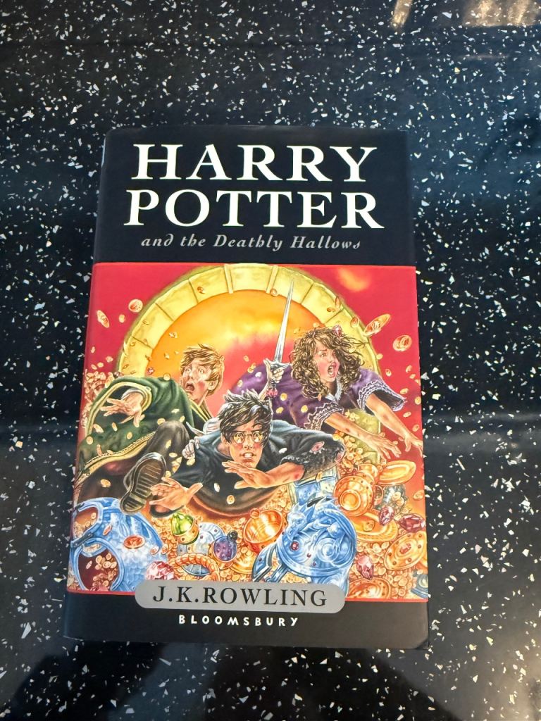 New & Unread Harry Potter and the Deathly Hallows Book (Hardback, 2007) First Edition, Dust cover. 