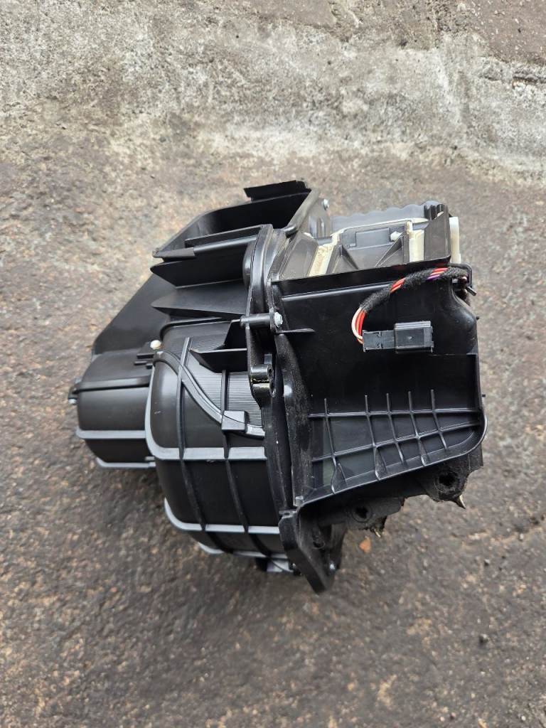 BMW 5 SERIES F11 F10 Heater Blower Motor Fan 9248170